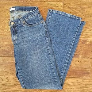 529 curvy fit levis size 12